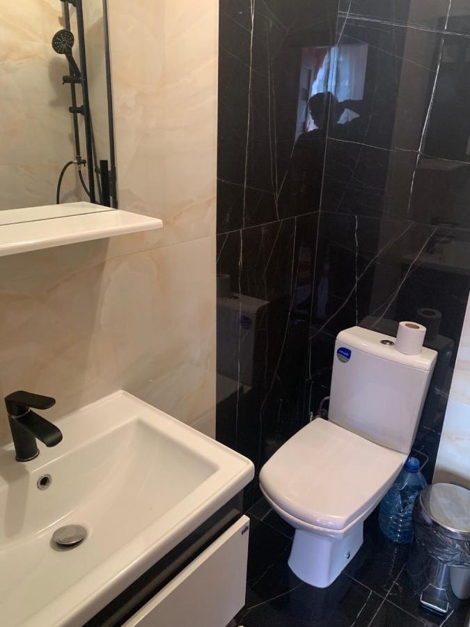 Richky Hotel ตรุสคาเวตส์ ภายนอก รูปภาพ