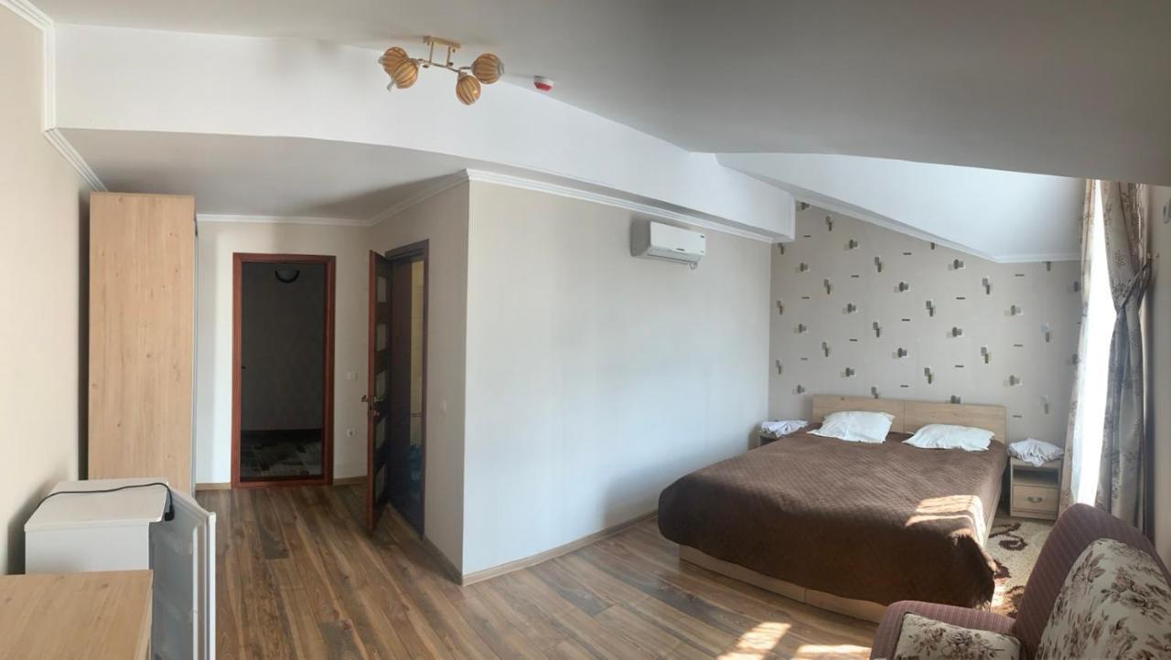 Richky Hotel ตรุสคาเวตส์ ภายนอก รูปภาพ