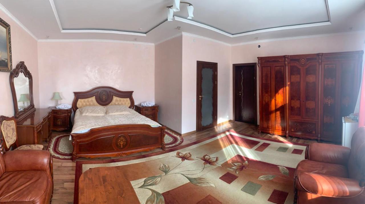 Richky Hotel ตรุสคาเวตส์ ภายนอก รูปภาพ