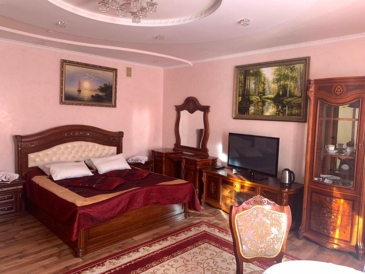 Richky Hotel ตรุสคาเวตส์ ภายนอก รูปภาพ