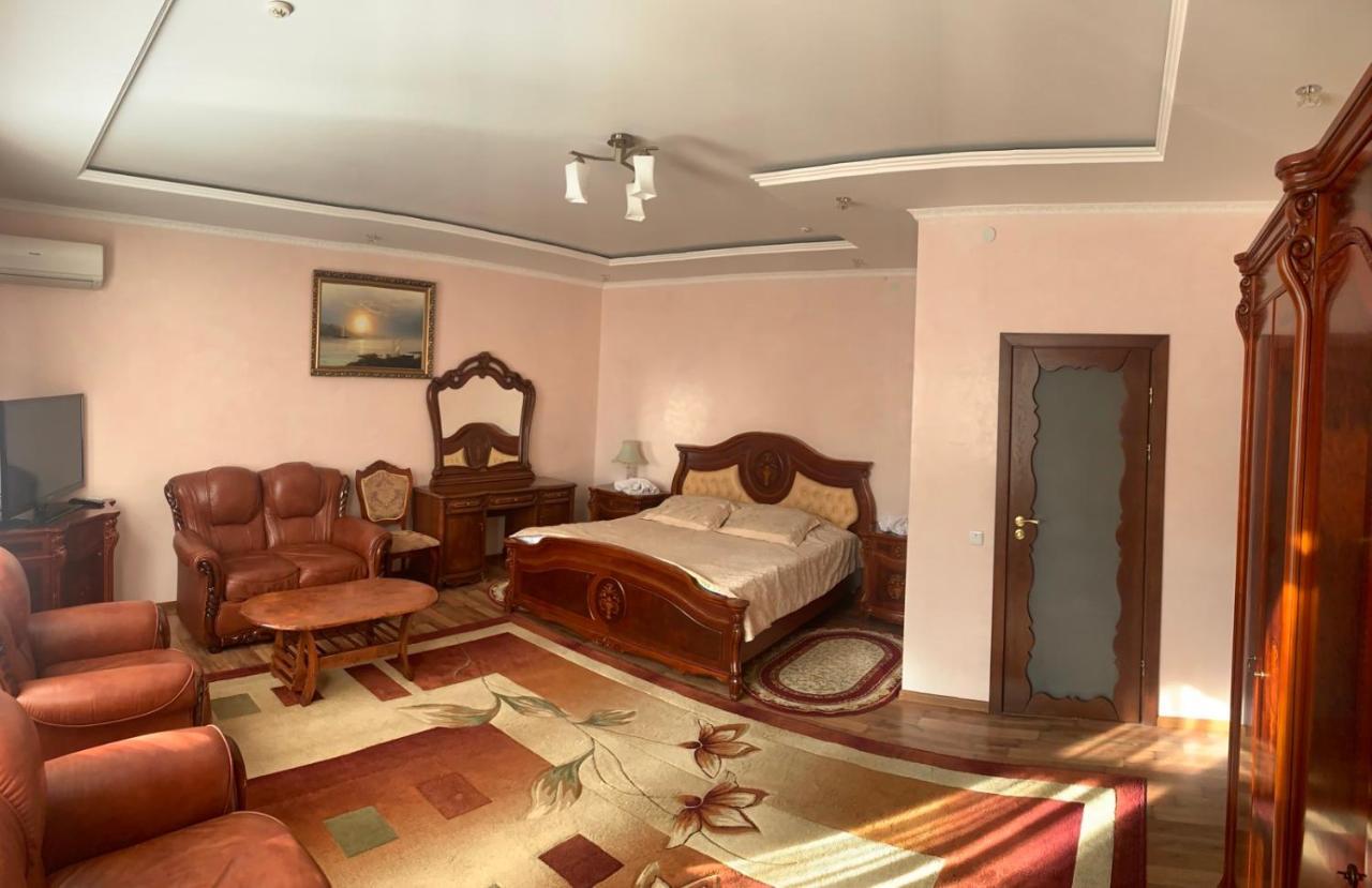 Richky Hotel ตรุสคาเวตส์ ภายนอก รูปภาพ