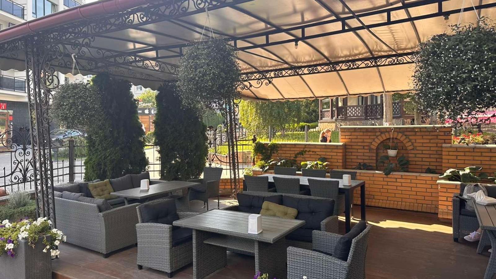 Richky Hotel ตรุสคาเวตส์ ภายนอก รูปภาพ